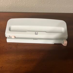 Agenda 52 hole punch